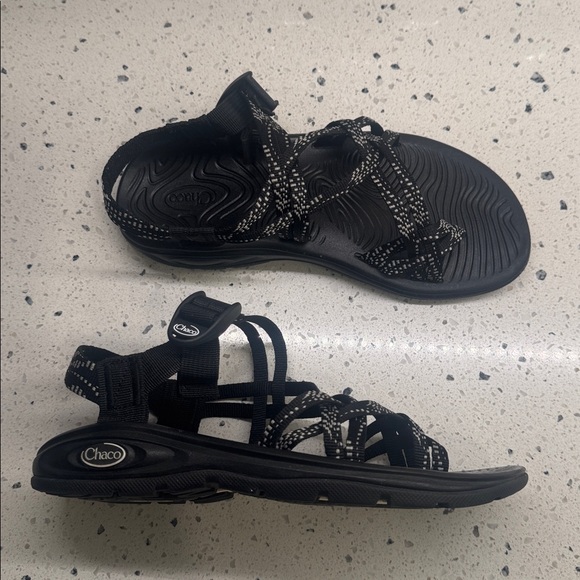 Chaco Shoes - Chaco Black & White Textile Strappy Sandals Women’s Casual Outdoors Size 7 EUC